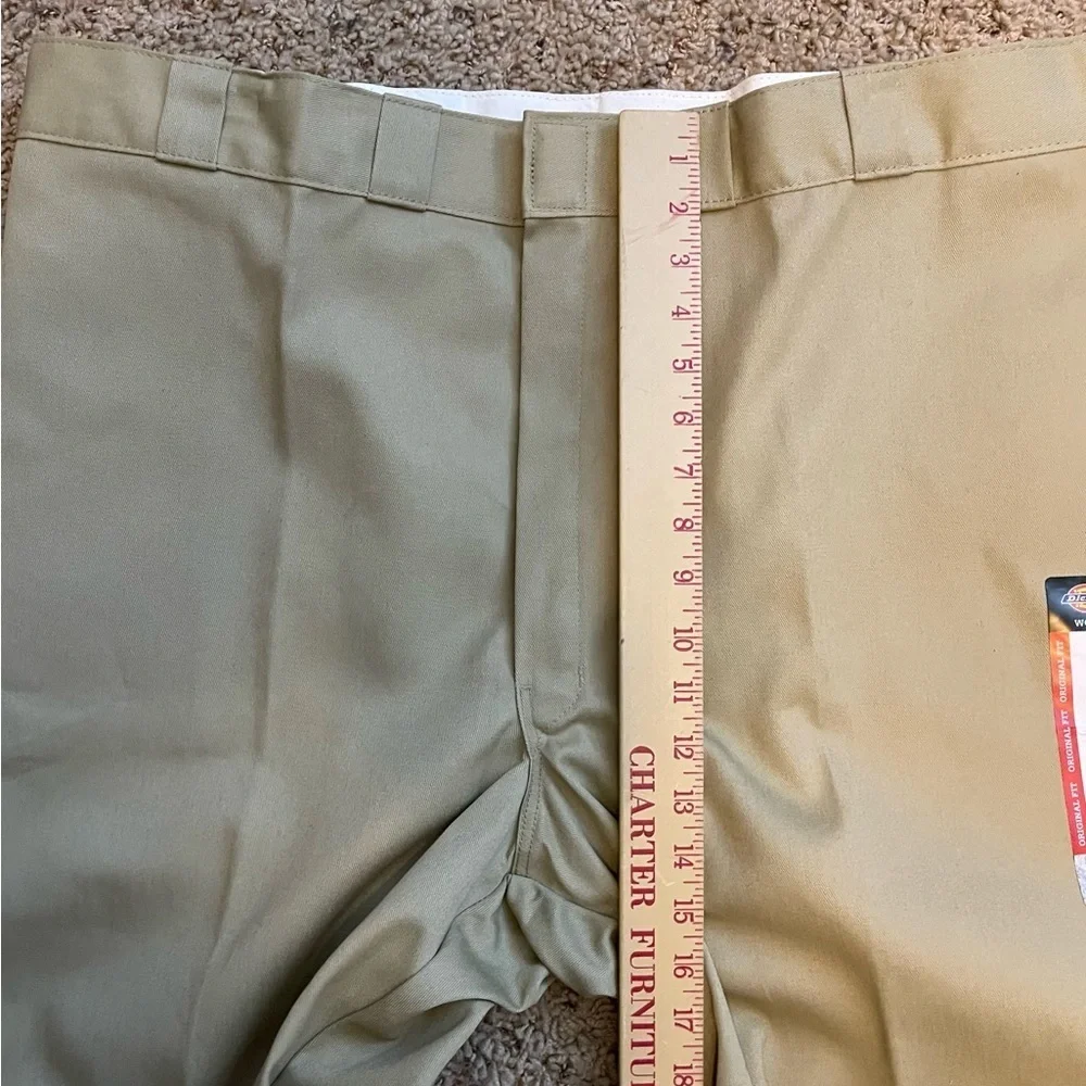 Dickies 874 Men Original work khakis. Size 46/34